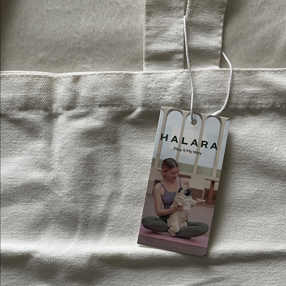 NWT HALARA White Tote with Green Details - Picture 2 of 4